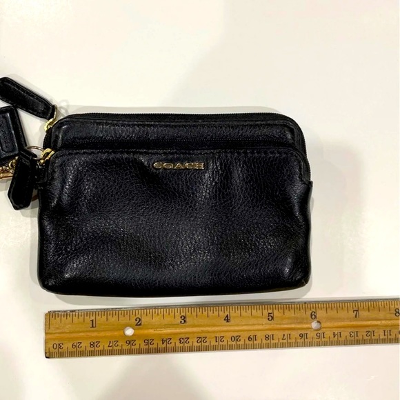 Coach wristlet doublr zips - Picture 2 of 7
